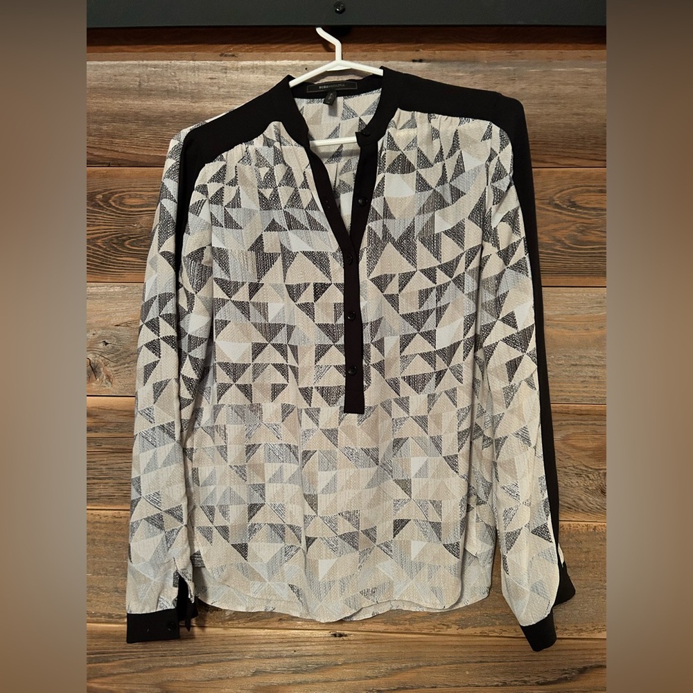 ✨ BCBG Max Azria Geometric Blouse - Size XS
